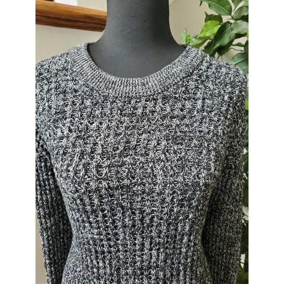 CH. Women's Gray 100% Acrylic Crew Neck Long Sleeve Cozy Warm Sweater - Picture 4 of 9